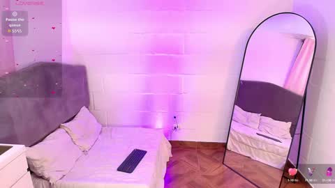 HAZEL LYNN ROSS online show from September 8, 6:29 pm