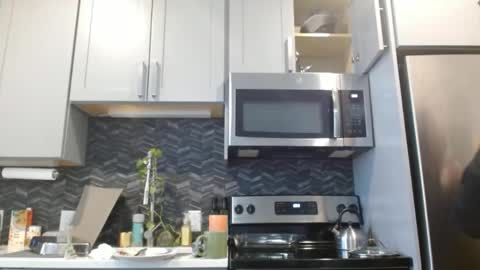 Hazel online show from February 21, 2:59 pm