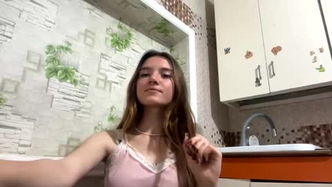 Lili online show from April 17, 3:25 pm