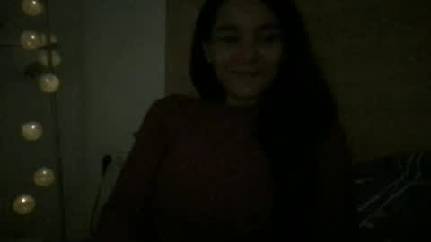 hee_macarena online show from November 22, 3:15 pm