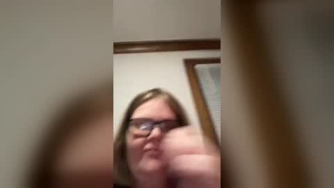 heidimackey2 online show from August 7, 2:07 am