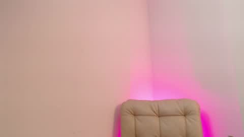 Heidi Palmer online show from June 13, 2:42 am