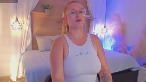 ANTARA REY online show from March 3, 7:14 pm