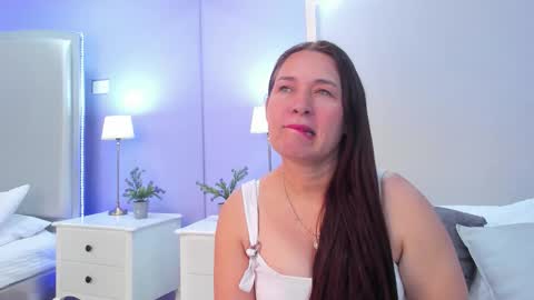 helen_larkin online show from October 28, 7:19 pm