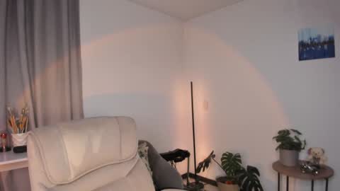 helen_miller online show from February 7, 10:30 pm