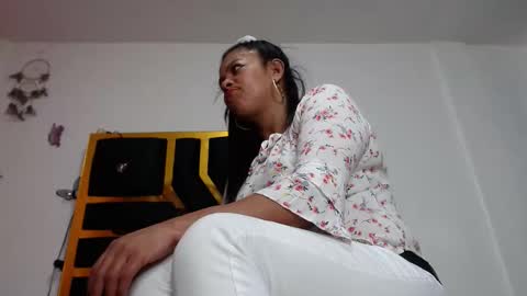 helenahotwet online show from January 13, 6:59 pm