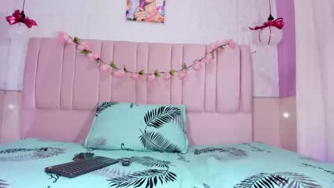 helenn online show from January 16, 4:41 am