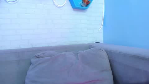    online show from January 8, 11:32 am