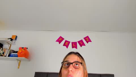 Helen or Hells online show from March 1, 5:38 pm