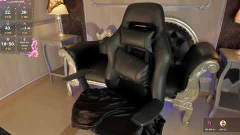 Helen or Hells online show from October 18, 1:58 pm