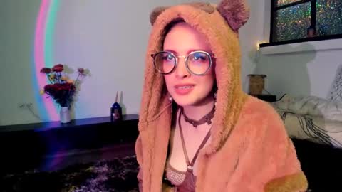 Heliconia online show from October 8, 2:27 am