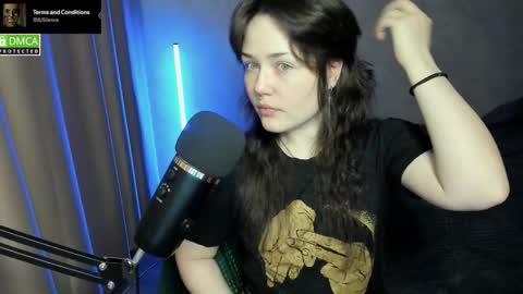 Red online show from October 11, 6:32 pm