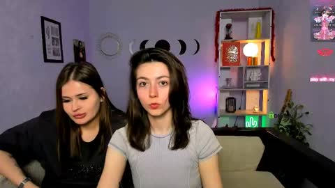 Helli online show from April 22, 8:39 pm