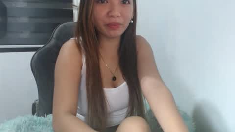 helloisme_richelyn online show from October 26, 11:05 am