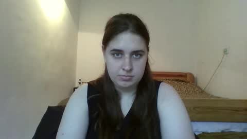 hess_luna_ online show from September 26, 10:35 am