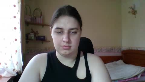 hess_luna_ online show from March 31, 9:20 am