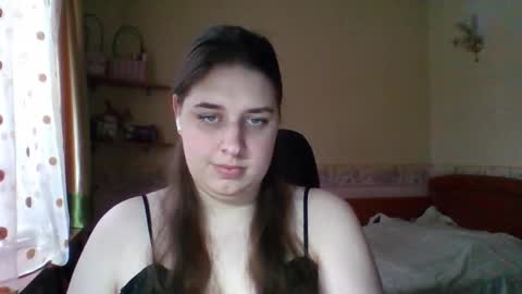 hess_luna_ online show from February 6, 10:40 am