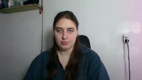 hess_luna_ online show from October 27, 10:11 am