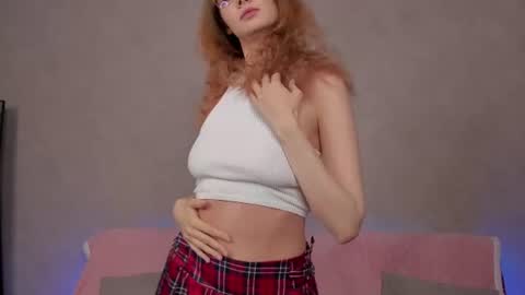 hey_honey_bunny online show from June 16, 8:15 am