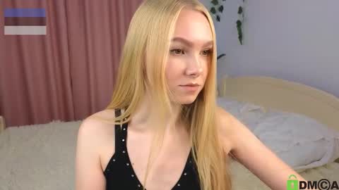 hey_olivia online show from November 15, 7:31 am