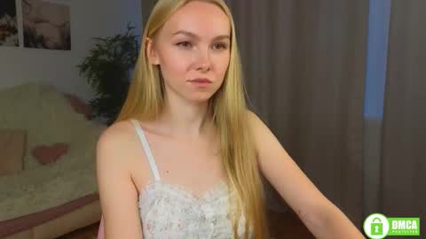 hey_olivia online show from October 28, 2:01 pm