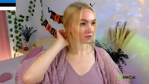 hey_olivia online show from November 1, 7:56 am