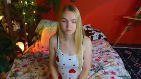 hey_olivia online show from November 29, 7:56 am