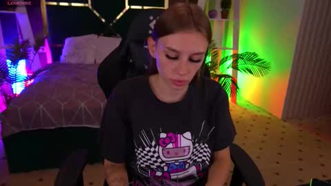 heyemilly online show from November 16, 9:59 pm