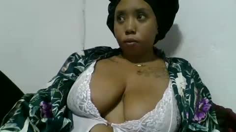 hheritinaa online show from October 12, 8:28 am