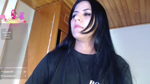 hilaril18 online show from December 14, 10:15 pm