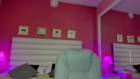 hilary_tailor online show from November 12, 11:52 am