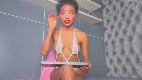  Hillary  online show from February 28, 10:09 pm