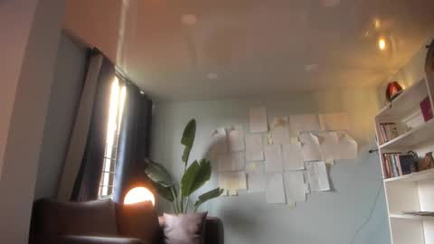 Hinnata online show from October 17, 8:01 pm