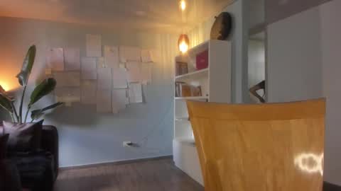 Hinnata online show from September 15, 3:09 pm