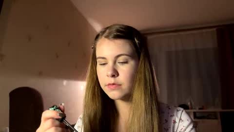 I am Amy ntmu Lets hit 10 Thumbs Up together online show from December 17, 2:43 pm