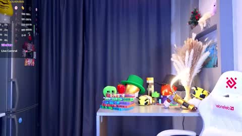 Ella online show from September 18, 5:33 pm