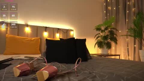 julia online show from October 22, 3:28 pm