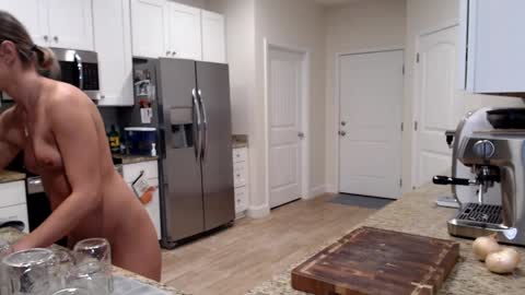 Holi Hurricane online show from November 14, 4:12 am