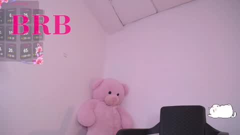 holly_16 online show from February 14, 7:23 pm