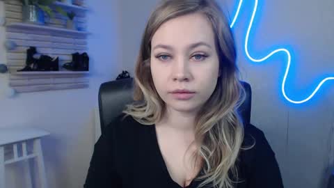 Holly online show from January 2, 6:29 am