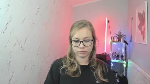 Holly online show from October 7, 6:56 pm