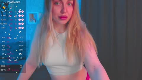 holly_molly8 online show from January 23, 7:07 pm