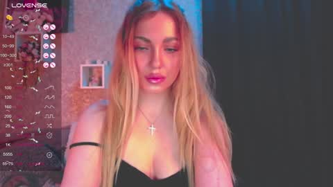 holly_molly8 online show from January 16, 2:51 pm