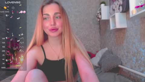 holly_molly8 online show from December 11, 10:49 pm