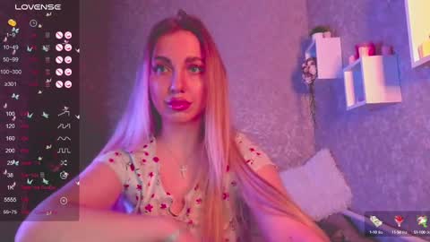 holly_molly8 online show from January 13, 6:05 pm