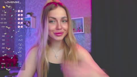 holly_molly8 online show from January 15, 9:09 pm