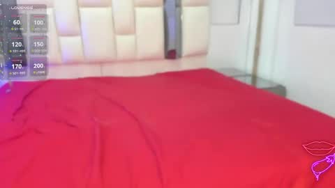 holly_nicole18 online show from June 1, 7:48 pm