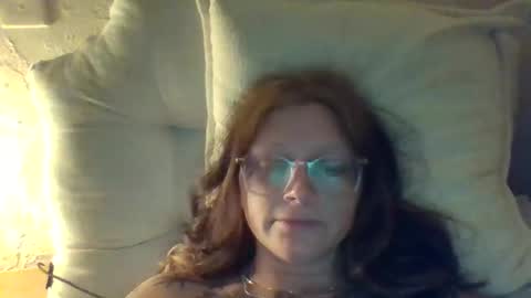 holly b online show from June 5, 6:52 am