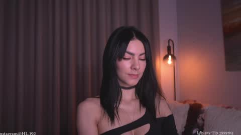 Holly Linder online show from March 28, 2:44 am