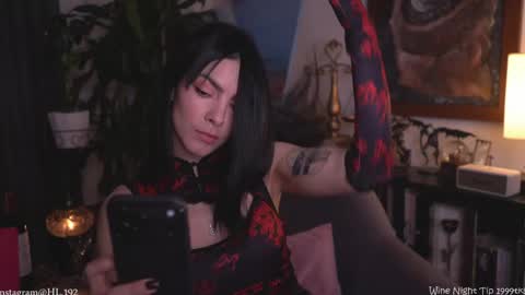 Holly Linder online show from March 21, 2:27 am